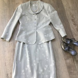 Vintage classic Albert Nipon silk suit